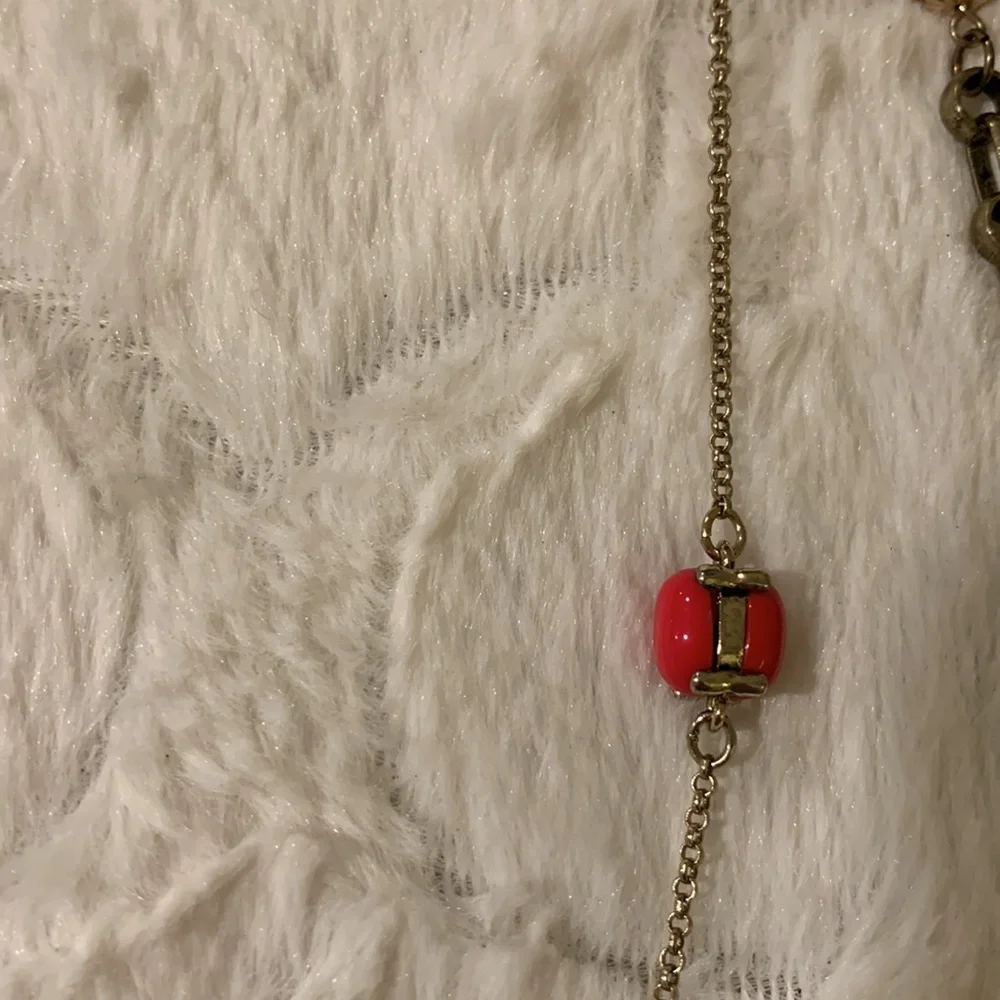 2‎ necklace’s with some beads.Gold tone and silver tone